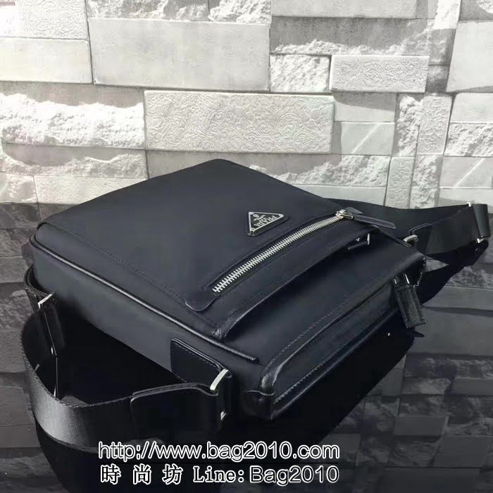 普拉達PRADA原單 p952韓國布配皮藍色官網同步實物實拍PRADA男士單肩斜挎包 PHY1361